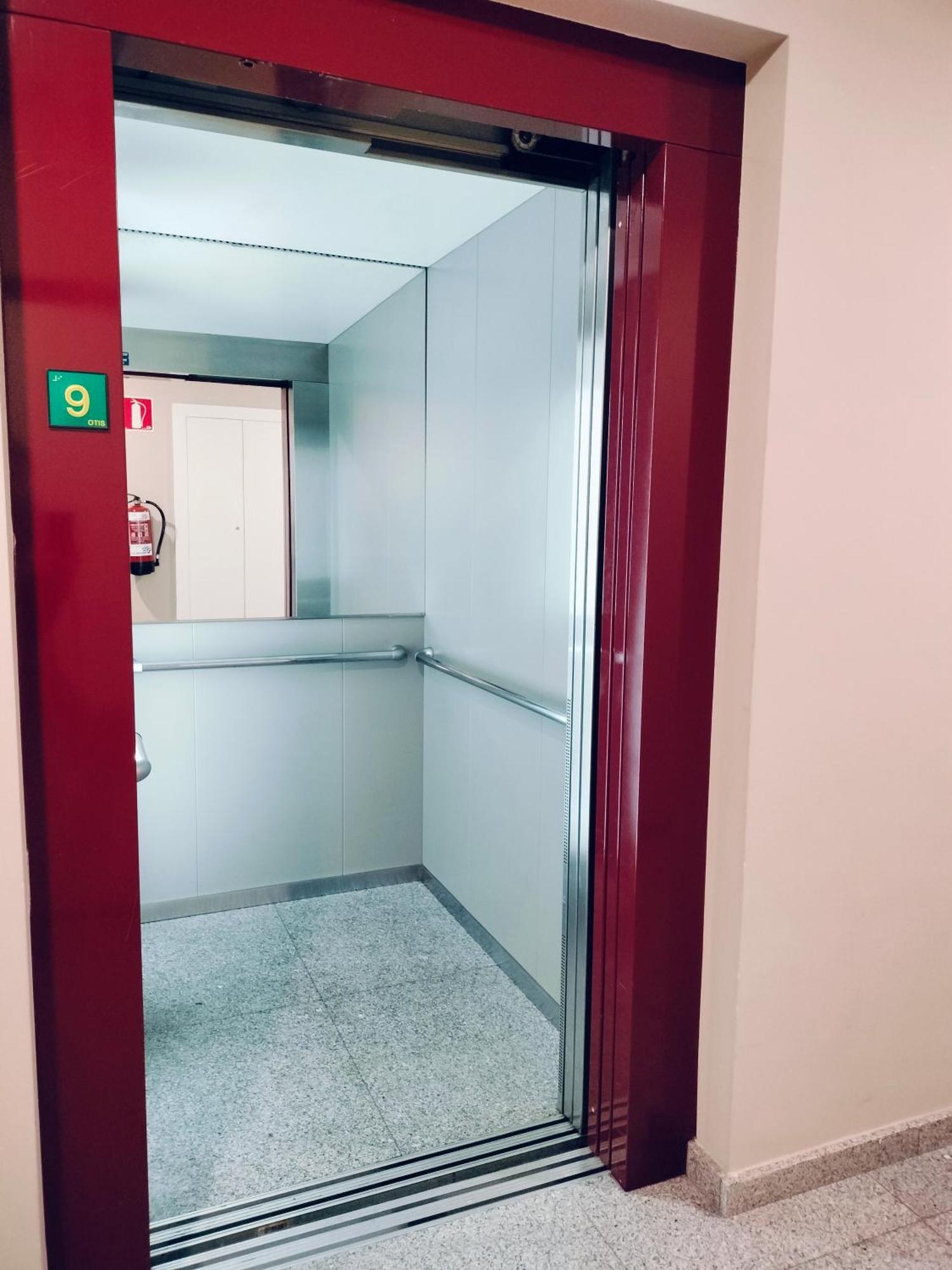 ベルメオApartamento Patxike Con Plaza De Garajeアパートメント エクステリア 写真